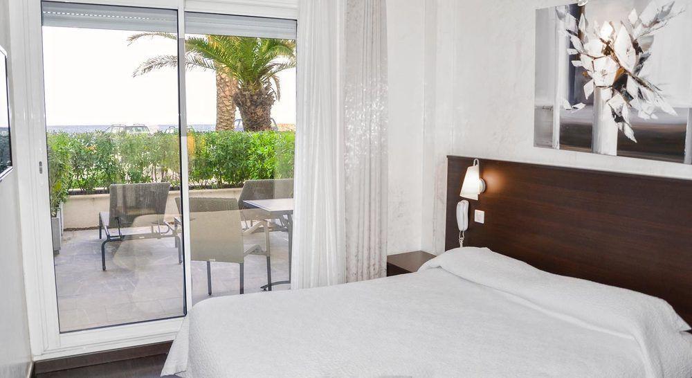 Hotel La Plage Сен Максим Екстериор снимка
